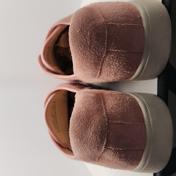 REPOSHING Vionic Pink Jean Suede Sneakers...scuffed and soiled - Picture 6 of 13